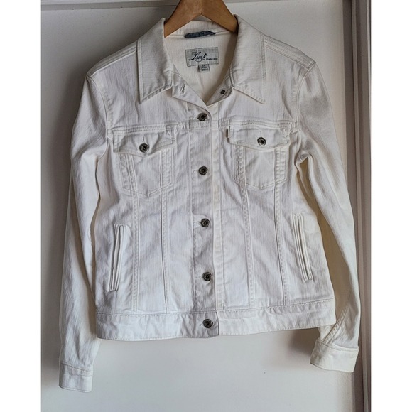 Levi's Jackets & Blazers - NWoT Levi's Women's Jacket Size L Casual White Cotton Denim
